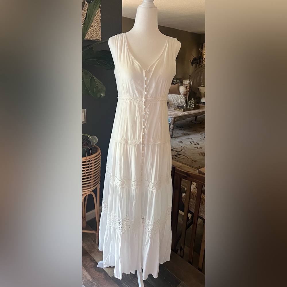 ***SOLD***Whire Maxi Sundress NWT